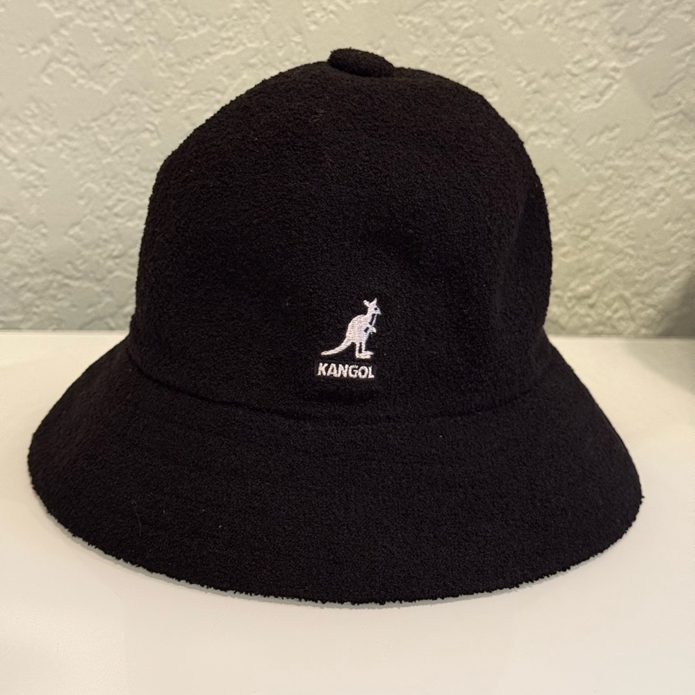 Kangol
NEW KANGOL Bermuda Casual Bucket Cap
Hat OVERSIZED New missing tag